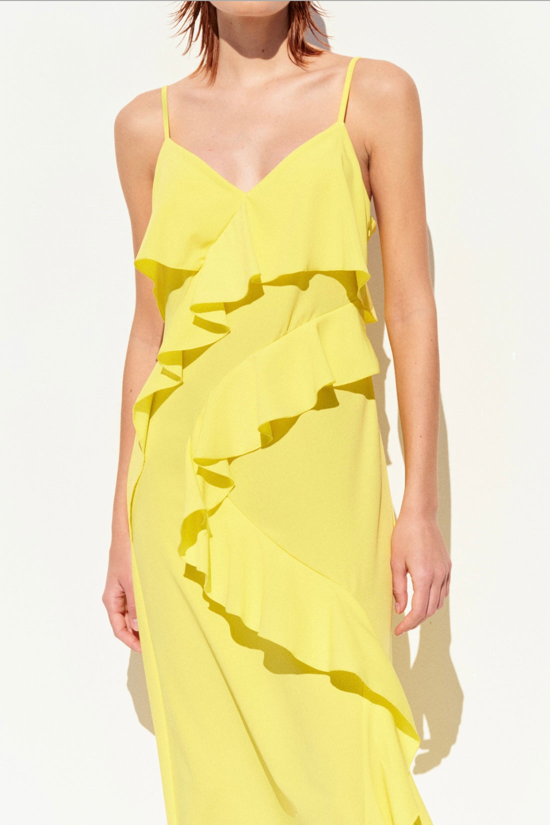 ABITO LUNGO CON BALZE