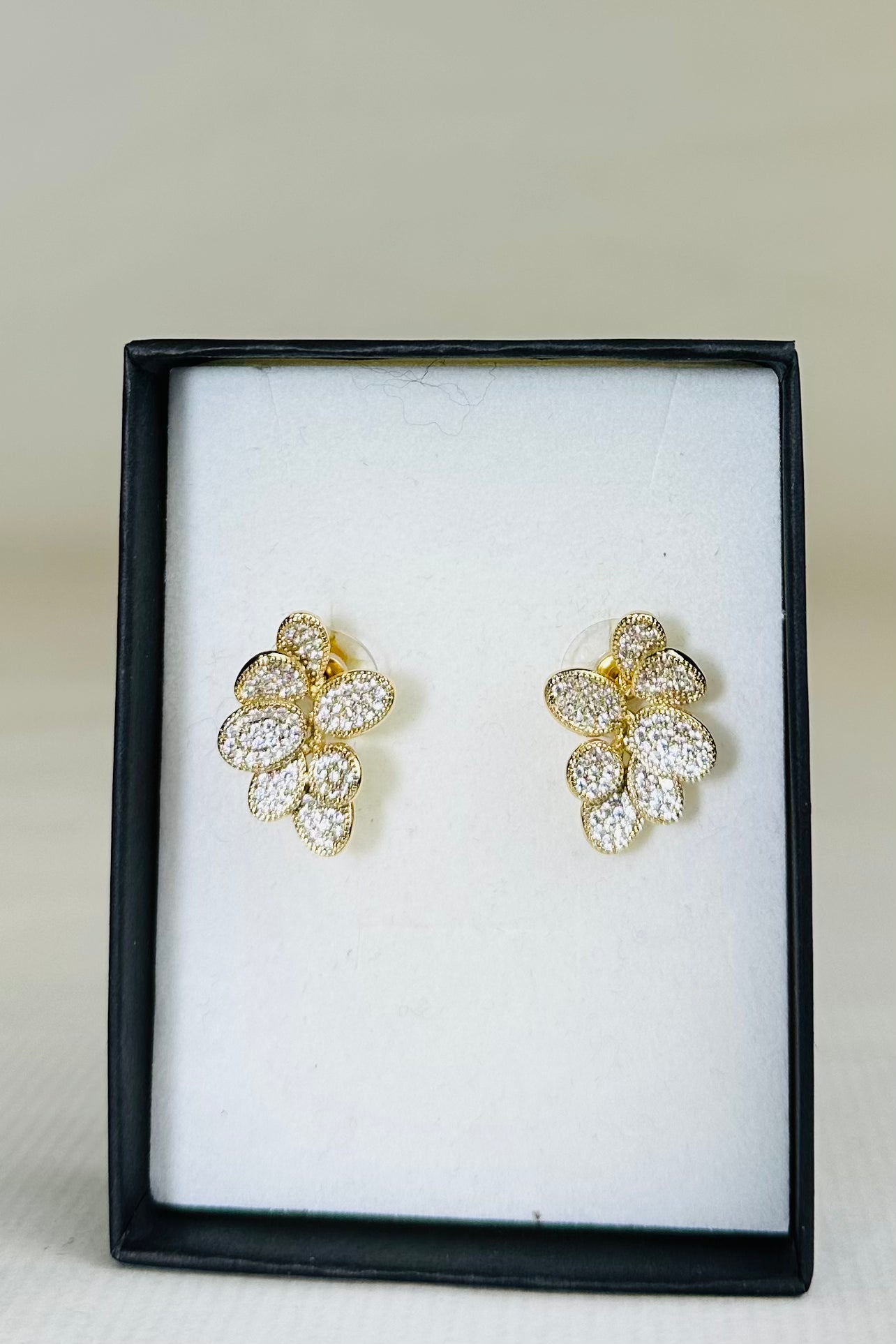 ORECCHINI FOGLIE STRASS
