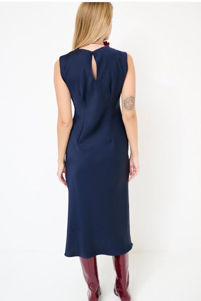 ABITO SMANICATO CON DRAPPEGGIO