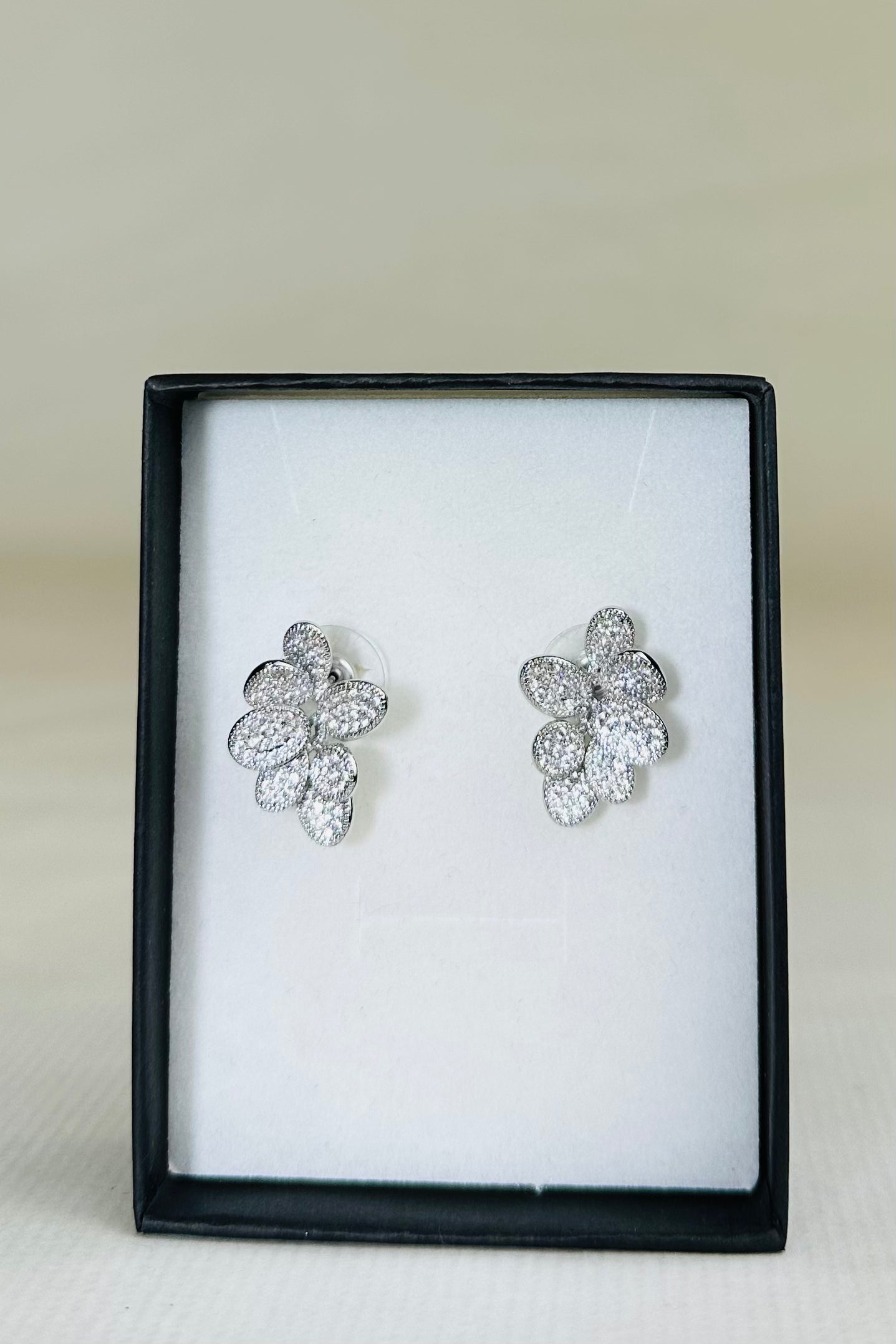 ORECCHINI FOGLIE STRASS