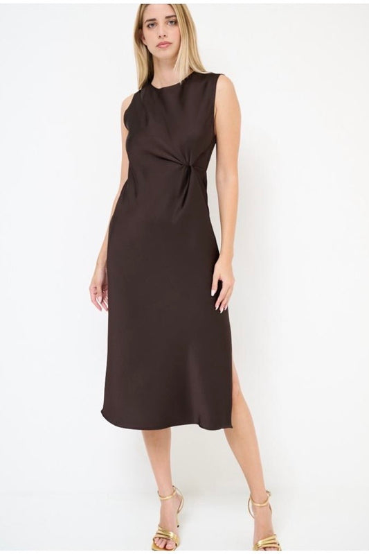 ABITO SMANICATO CON DRAPPEGGIO